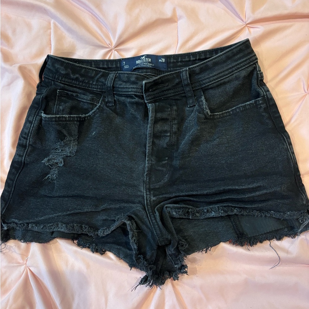 Hollister Ultra High-Rise Mom Short 3”